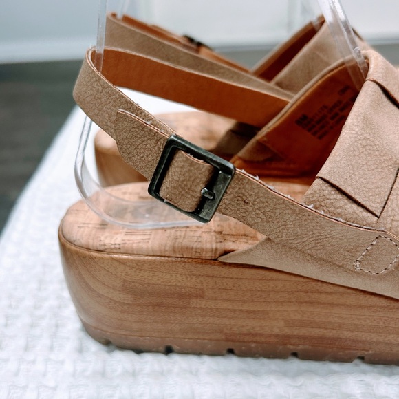 Korks by Kork-ease  Fraya Basket Weave Tan Sandals. Size 8 - Picture 7 of 9